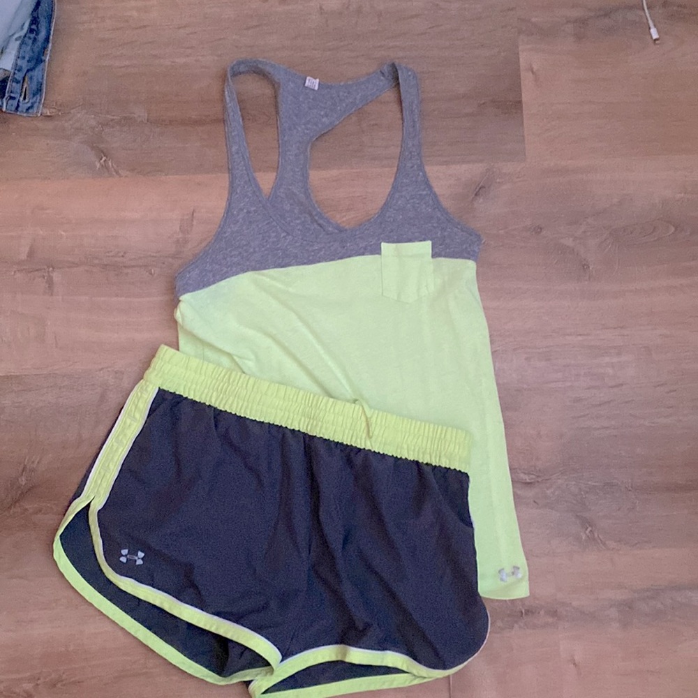 Womens small UA work out outfit